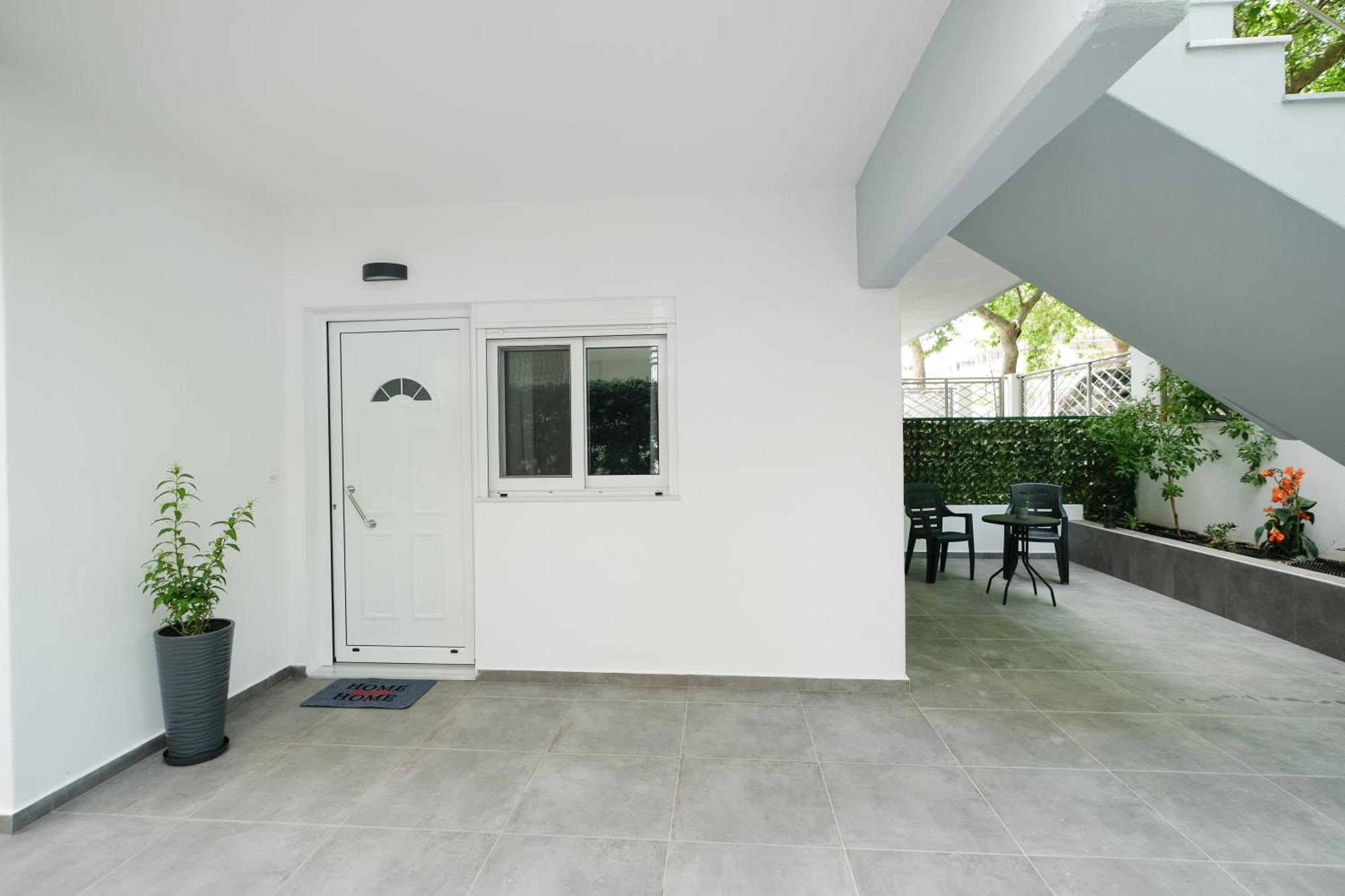 Rhodes Retreat: Modern Comfort In Serene Luxury Rhodes City Exterior photo